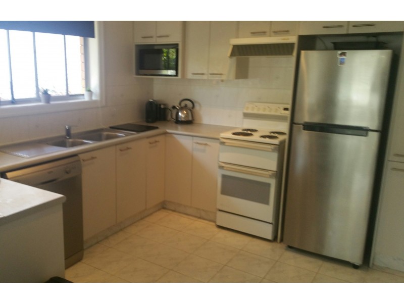 22 St Nicholas Drive, Biggera Waters QLD 4216