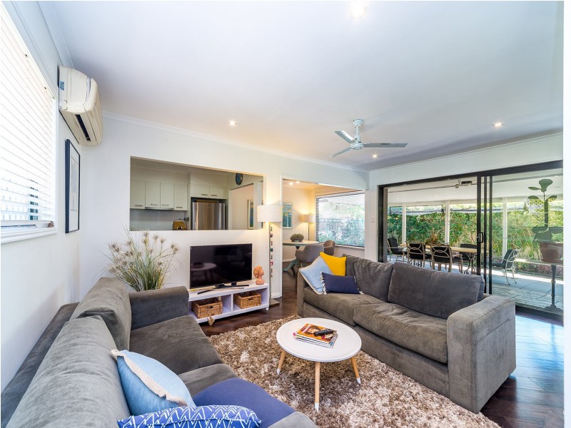 41 Bruce Avenue, Paradise Point QLD 4216