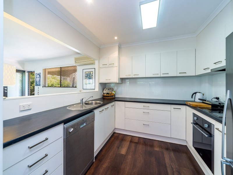 41 Bruce Avenue, Paradise Point QLD 4216
