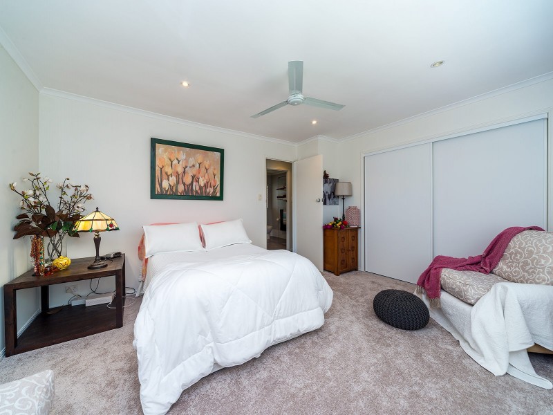 41 Bruce Avenue, Paradise Point QLD 4216