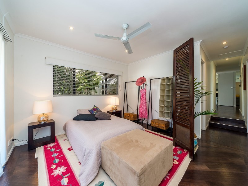 41 Bruce Avenue, Paradise Point QLD 4216