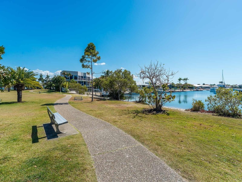 41 Bruce Avenue, Paradise Point QLD 4216