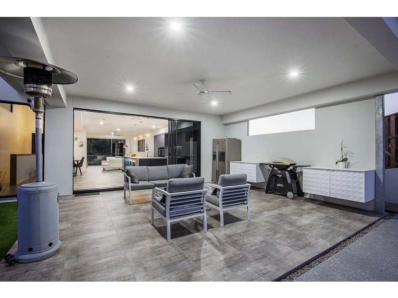 15 Pendragon Drive, Coomera Waters QLD 4209