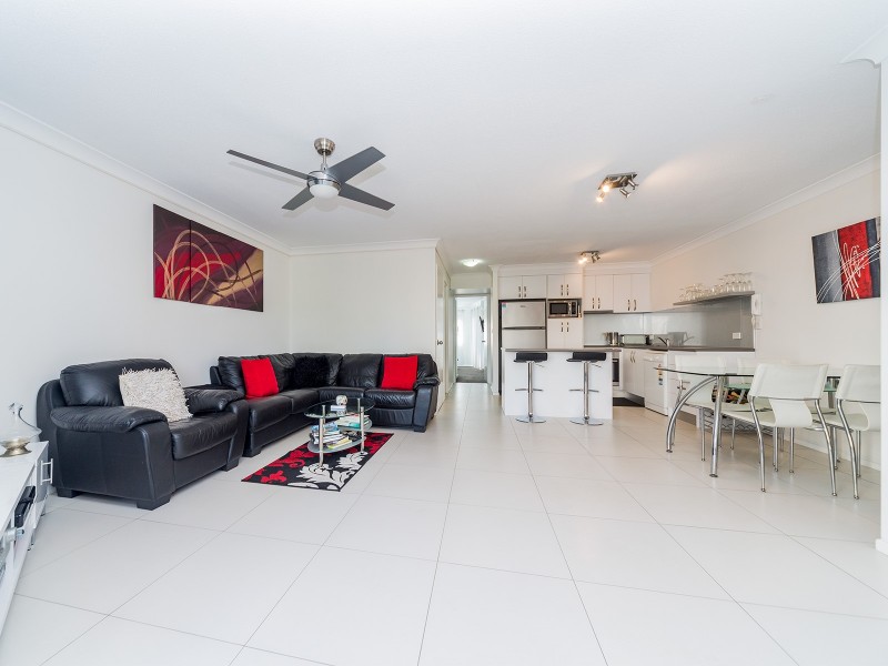 24/37 Bayview Street, Runaway Bay QLD 4216