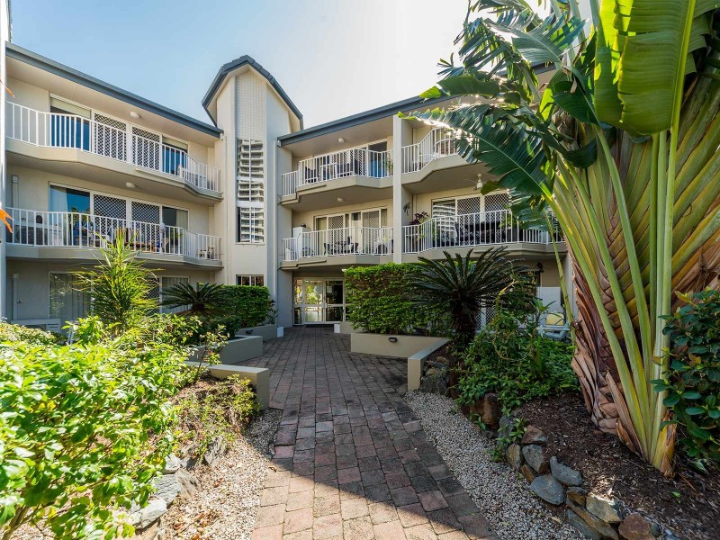24/37 Bayview Street, Runaway Bay QLD 4216