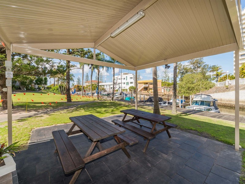 24/37 Bayview Street, Runaway Bay QLD 4216