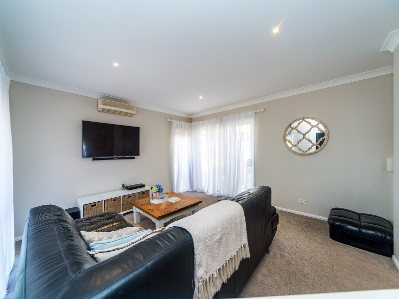 2 Sundown Drive, Paradise Point QLD 4216