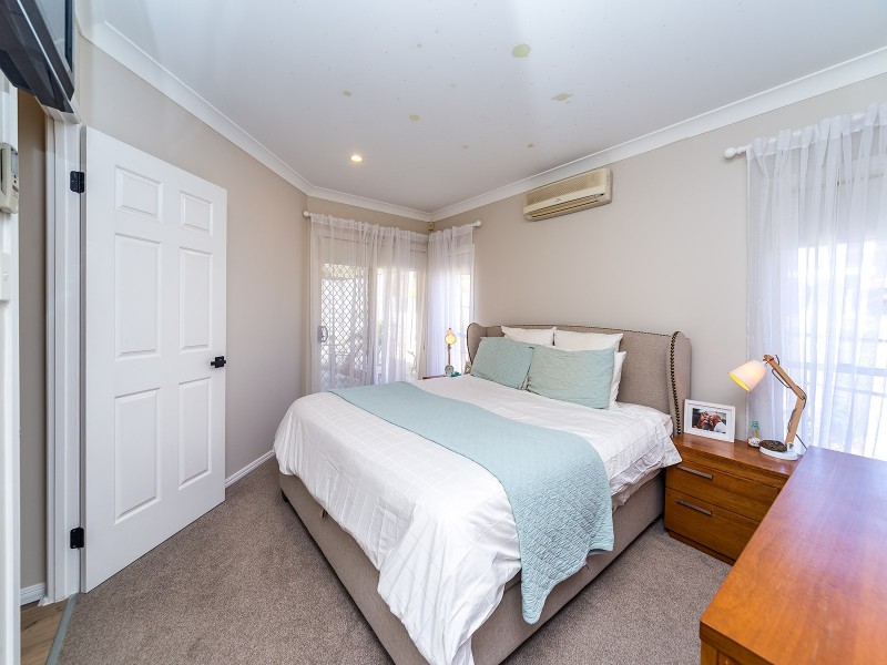 2 Sundown Drive, Paradise Point QLD 4216