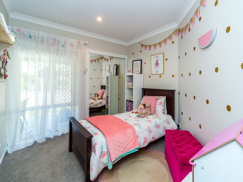 2 Sundown Drive, Paradise Point QLD 4216