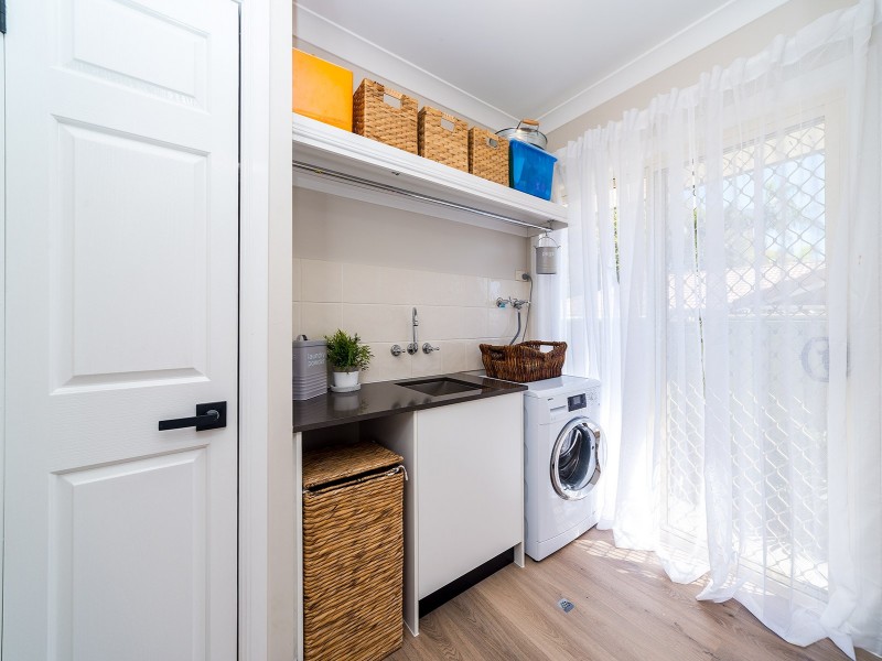 2 Sundown Drive, Paradise Point QLD 4216