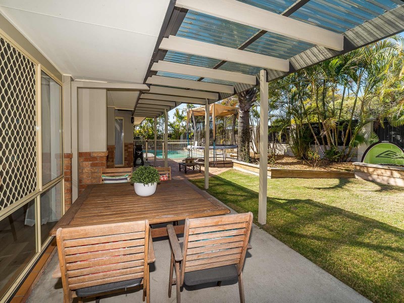 2 Sundown Drive, Paradise Point QLD 4216