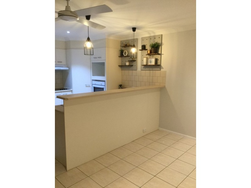 2/11 Teal Avenue, Paradise Point QLD 4216