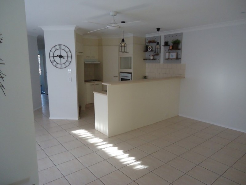 2/11 Teal Avenue, Paradise Point QLD 4216