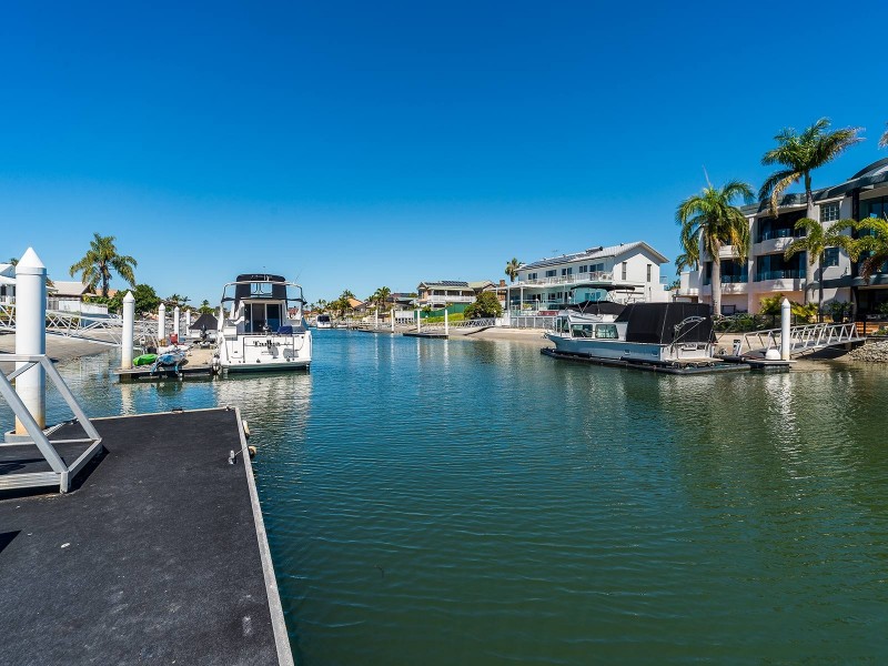 8 Oxley Drive, Paradise Point QLD 4216