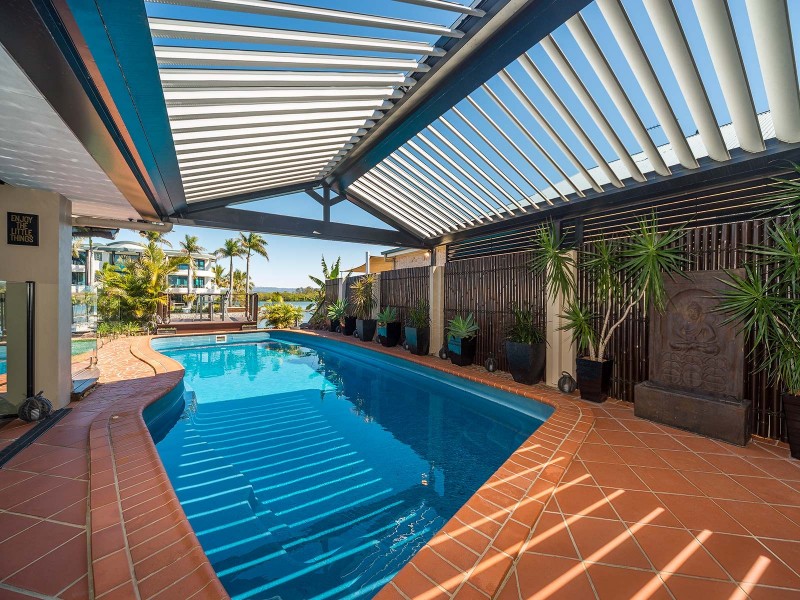 8 Oxley Drive, Paradise Point QLD 4216