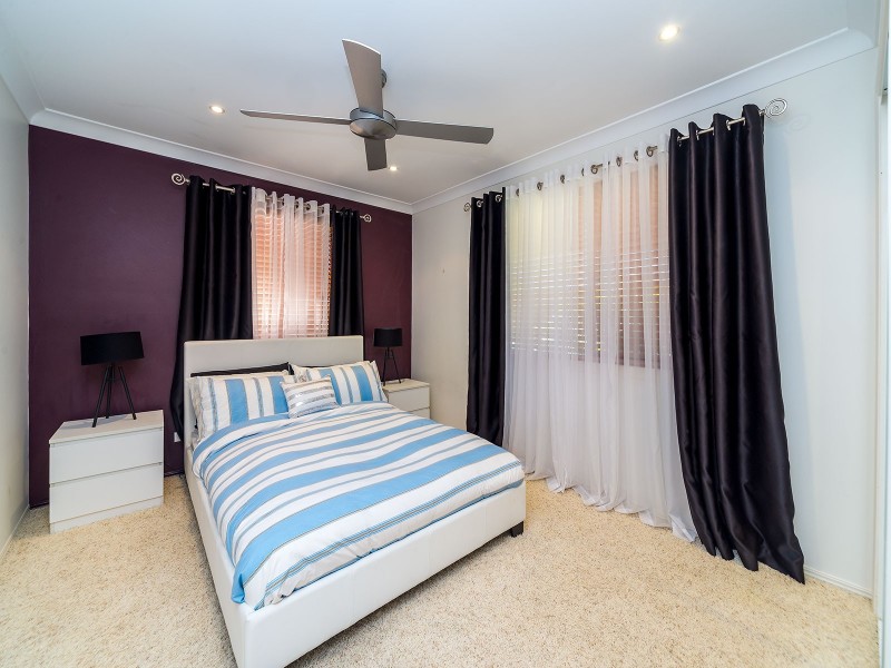 8 Oxley Drive, Paradise Point QLD 4216