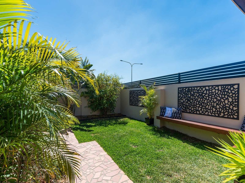 8 Oxley Drive, Paradise Point QLD 4216