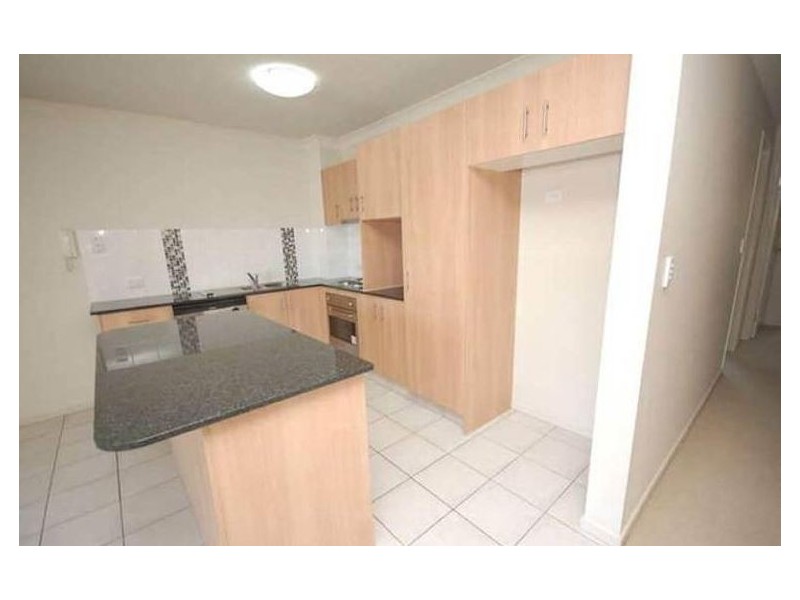 4/46-48 Lenneberg Street, Southport QLD 4215