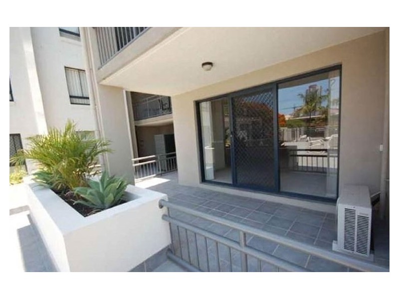 4/46-48 Lenneberg Street, Southport QLD 4215