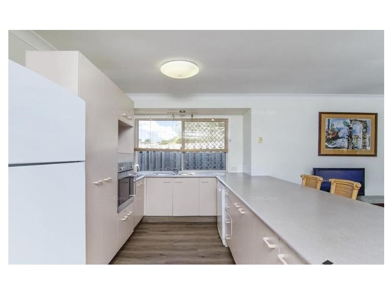 8 County Close, Parkwood QLD 4214