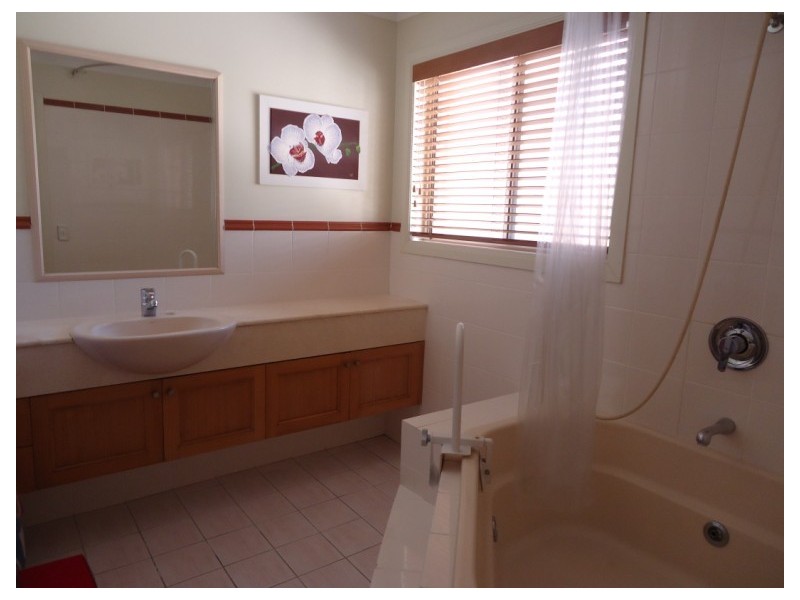 26 John Lund Drive, Hope Island QLD 4212