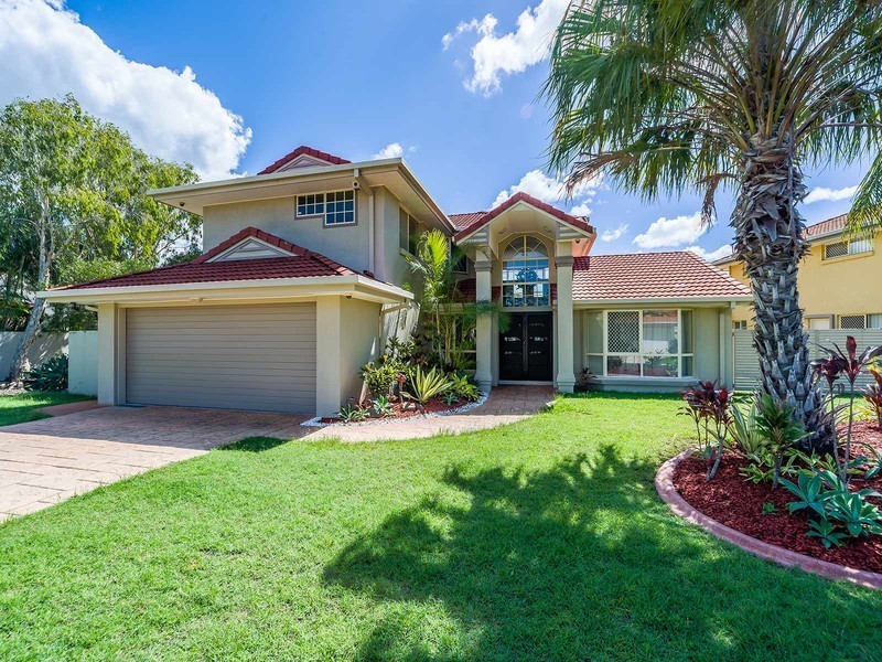 11 Oyster Cove Promenade, Helensvale QLD 4212