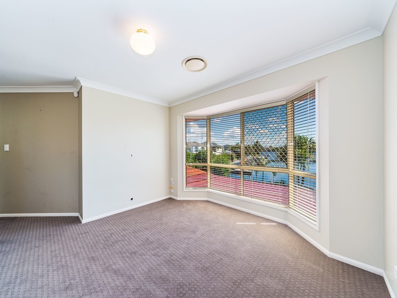 11 Oyster Cove Promenade, Helensvale QLD 4212