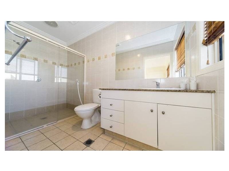 2/22 Nankeen Avenue, Paradise Point QLD 4216