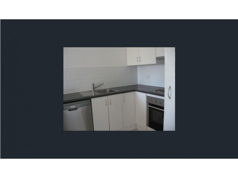 11/10 Brisbane Road, Labrador QLD 4215