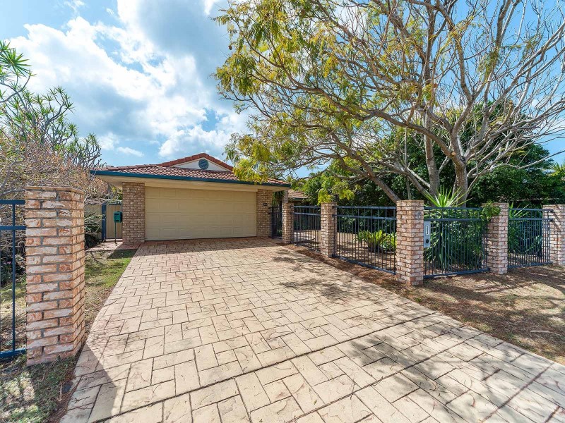 30 Walter Raleigh Crescent, Hollywell QLD 4216