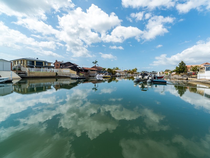 30 Walter Raleigh Crescent, Hollywell QLD 4216