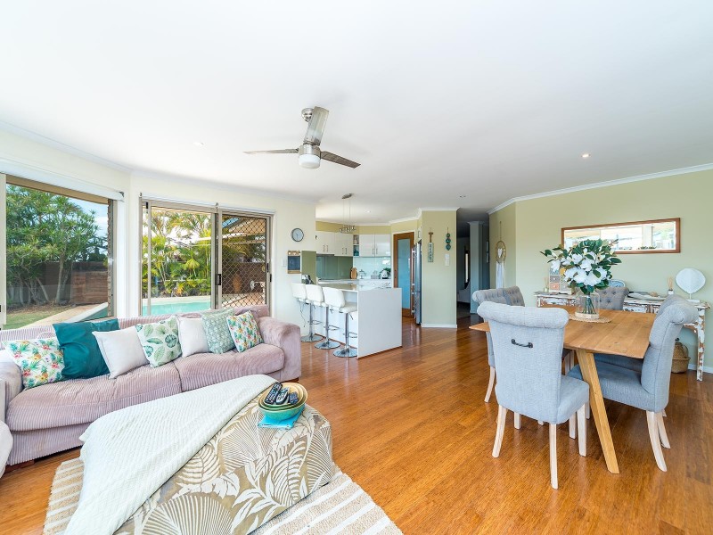 30 Walter Raleigh Crescent, Hollywell QLD 4216