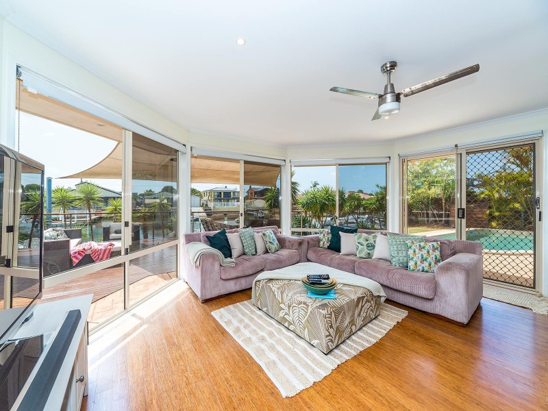 30 Walter Raleigh Crescent, Hollywell QLD 4216