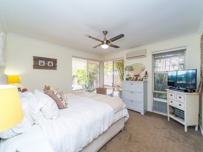 30 Walter Raleigh Crescent, Hollywell QLD 4216