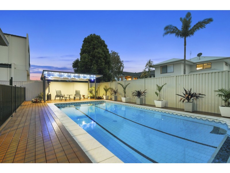 38 Scoter Avenue, Paradise Point QLD 4216