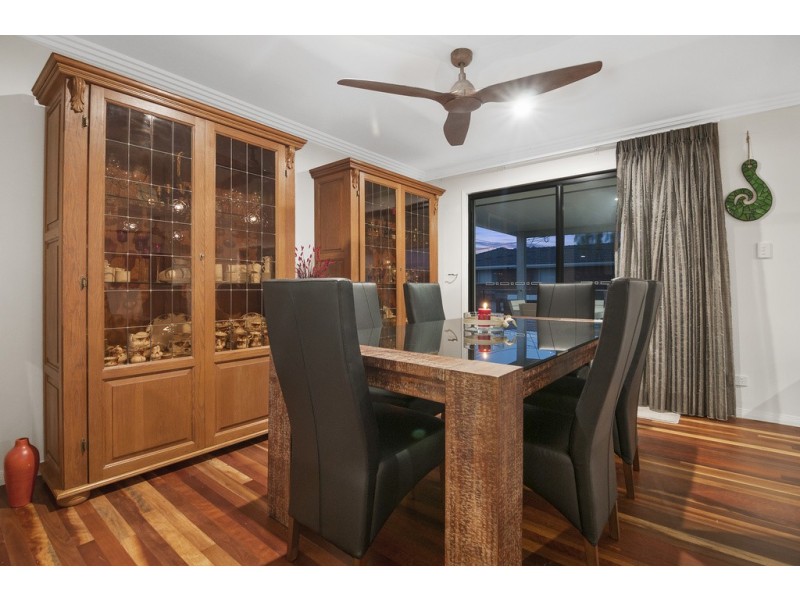 38 Scoter Avenue, Paradise Point QLD 4216
