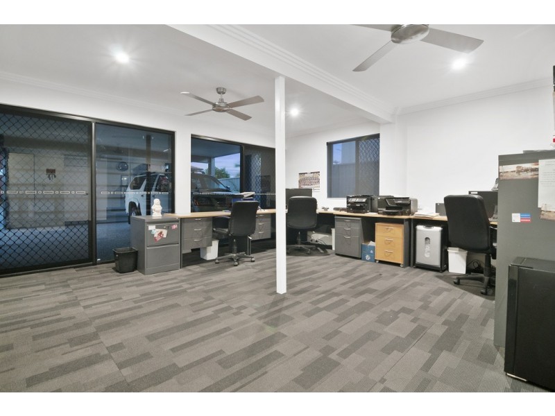 38 Scoter Avenue, Paradise Point QLD 4216