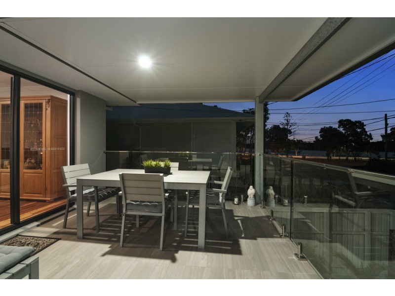 38 Scoter Avenue, Paradise Point QLD 4216
