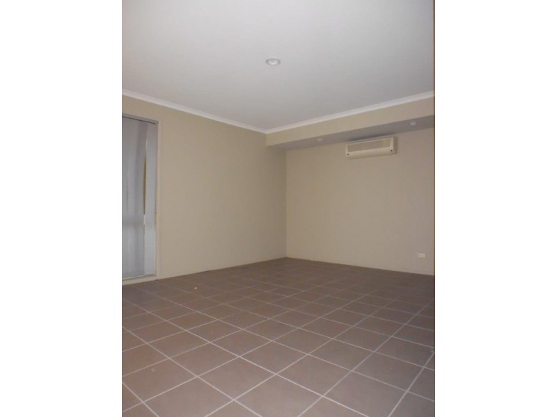 4 Crampton Court, Parkwood QLD 4214