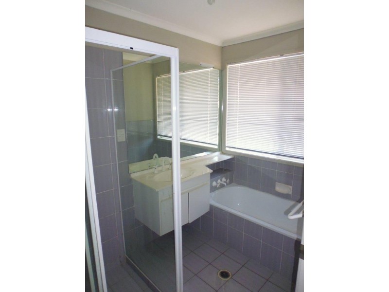 4 Crampton Court, Parkwood QLD 4214