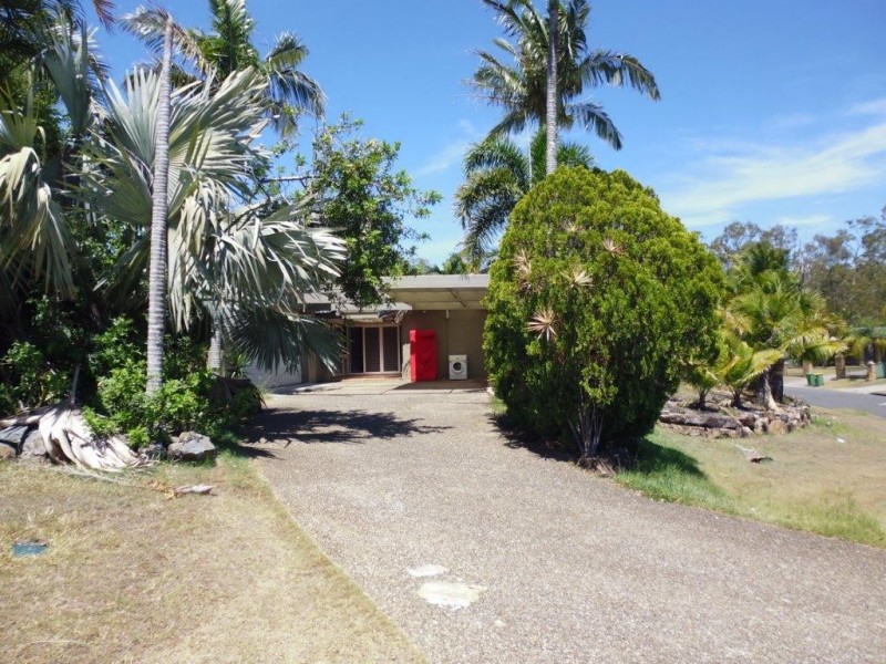 4 Crampton Court, Parkwood QLD 4214