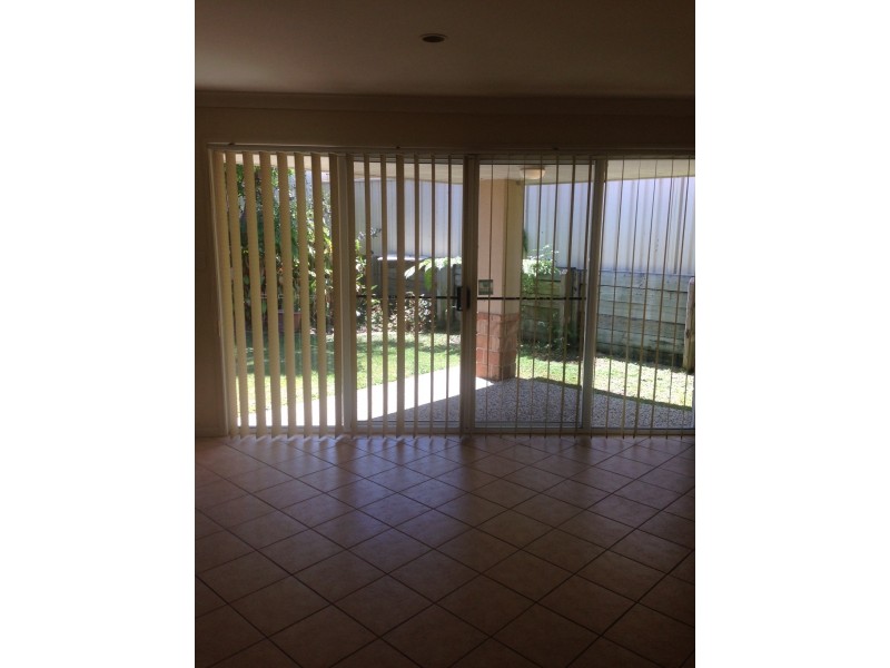 23 Leighanne Crescent, Arundel QLD 4214