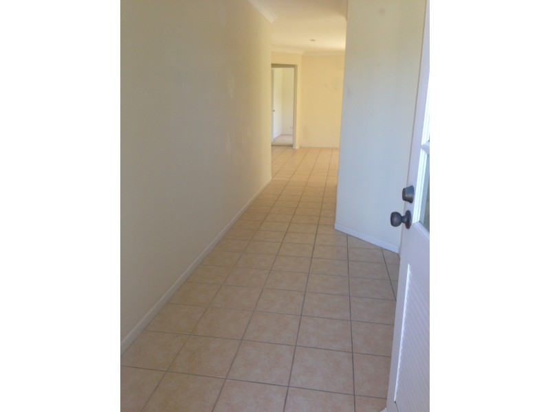 23 Leighanne Crescent, Arundel QLD 4214