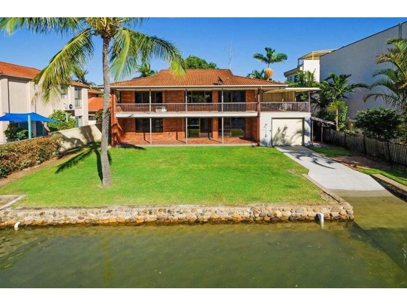 21 Madang Crescent, Runaway Bay QLD 4216