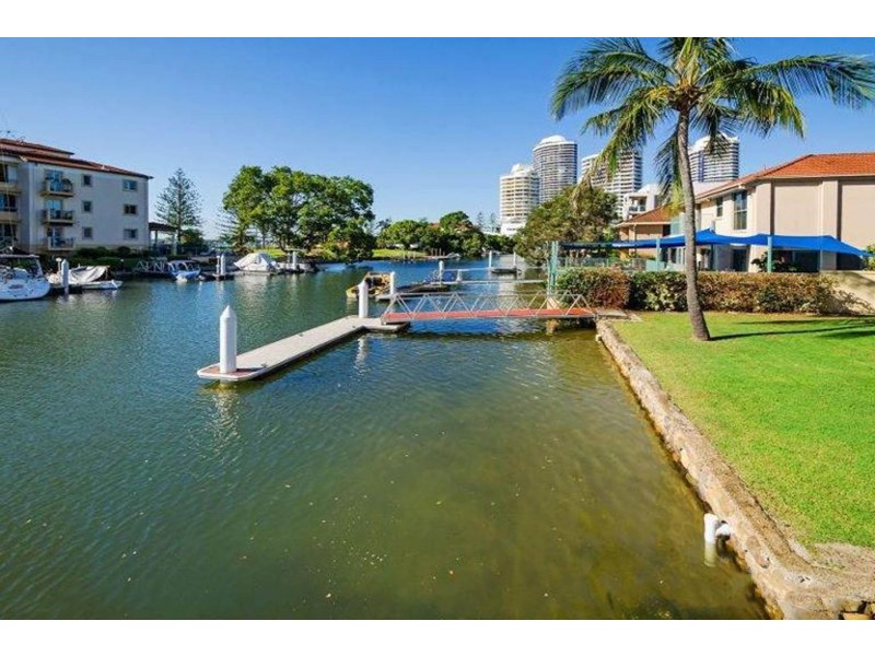 21 Madang Crescent, Runaway Bay QLD 4216