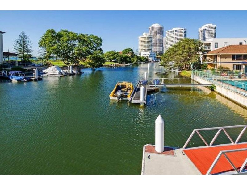21 Madang Crescent, Runaway Bay QLD 4216
