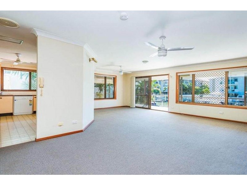 21 Madang Crescent, Runaway Bay QLD 4216