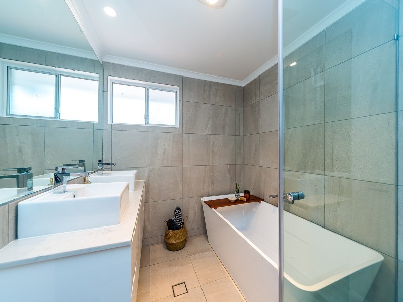 26 Allinga Street, Coombabah QLD 4216