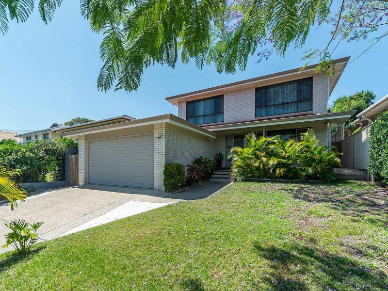 9 Clifton Street, Biggera Waters QLD 4216