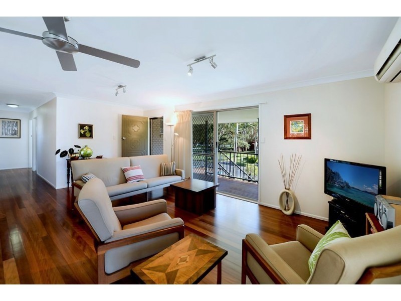 11 Tallara Street, Coombabah QLD 4216